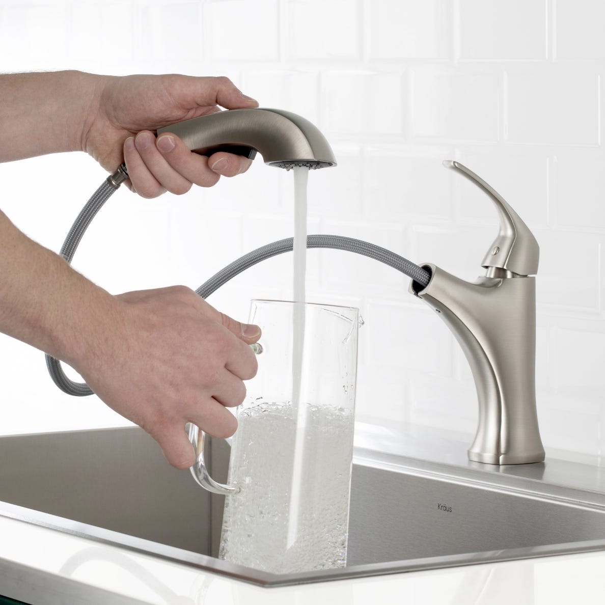 Allyn Pull-Out Single Handle Kitchen Faucet Filling Water in Jar 