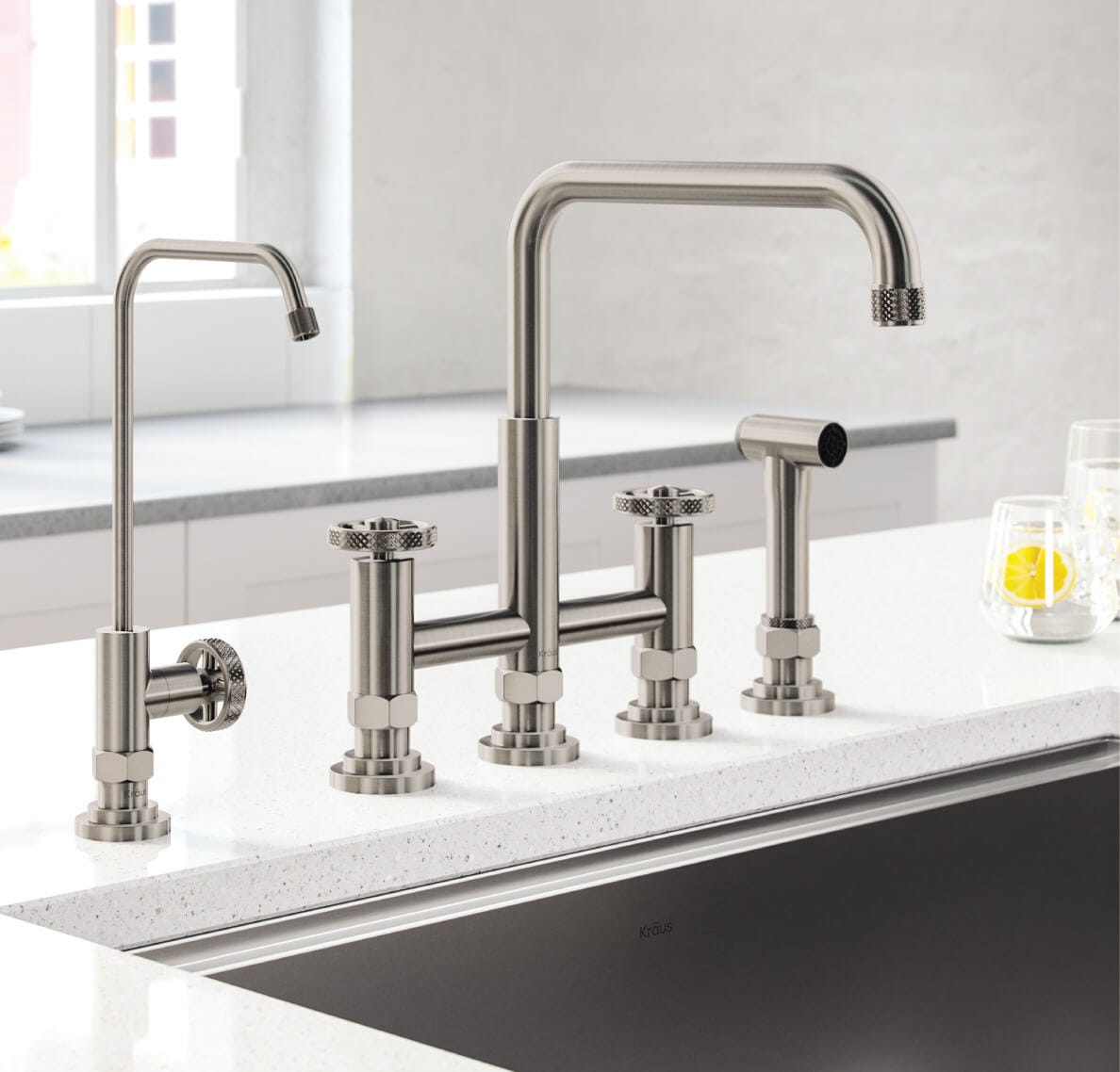 Shown with Urbix™ Filter Faucet / FF-101SFS